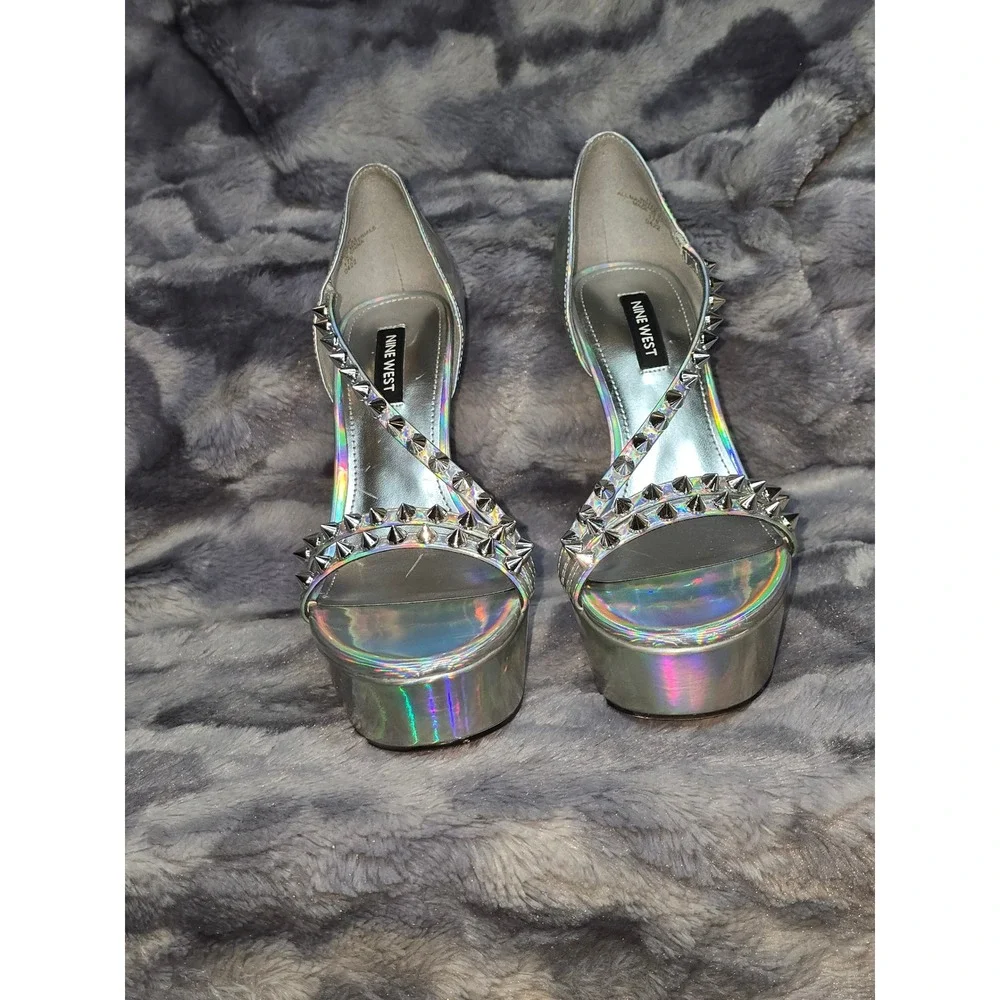 NWB Nine West Fabla3 Silver Holographic Studded Platform Stiletto‎ Heels 7.5